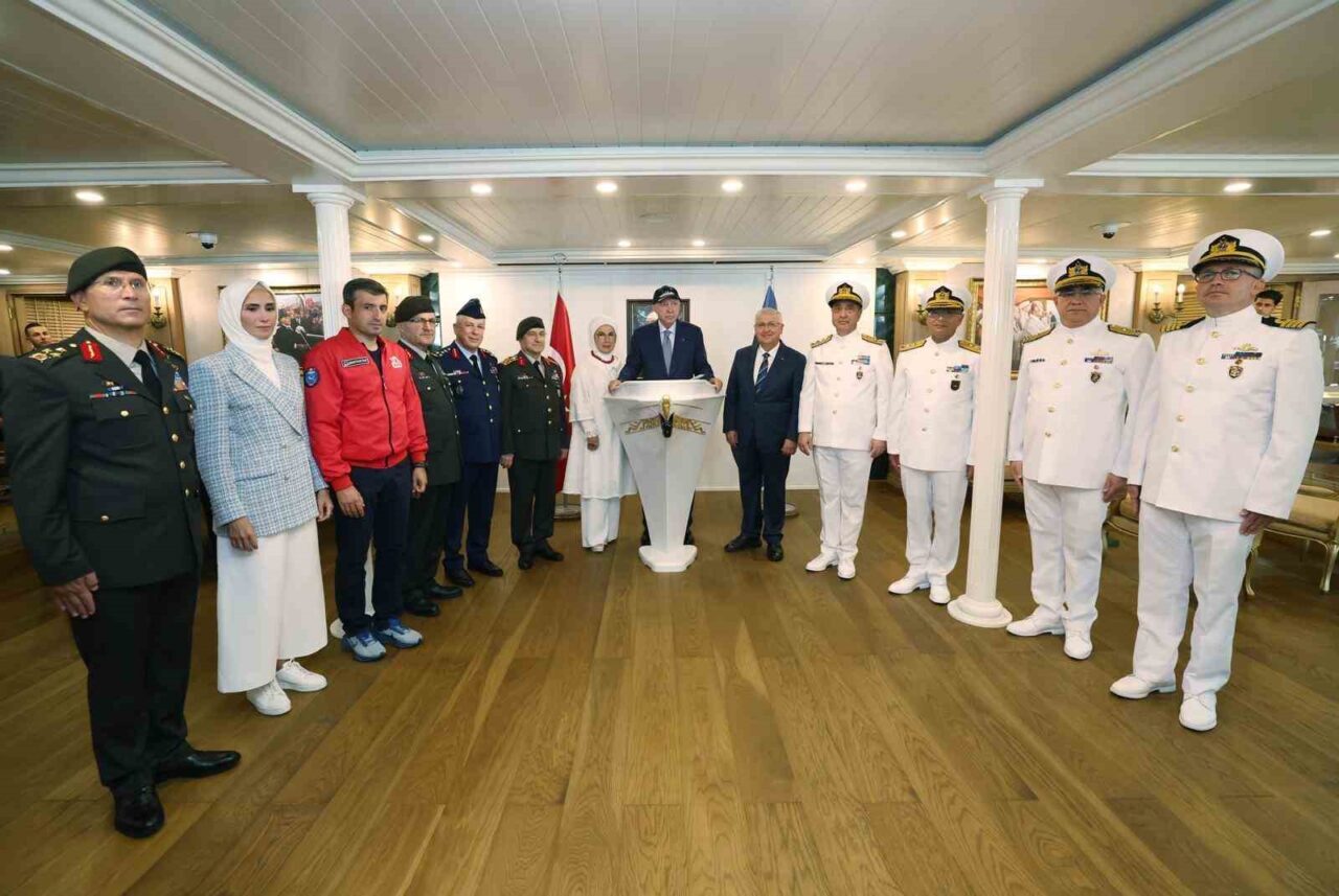 Cumhurbaşkanı Recep Tayyip Erdoğan, TEKNOFEST Mavi Vatan etkinlikleri kapsamında Savarona