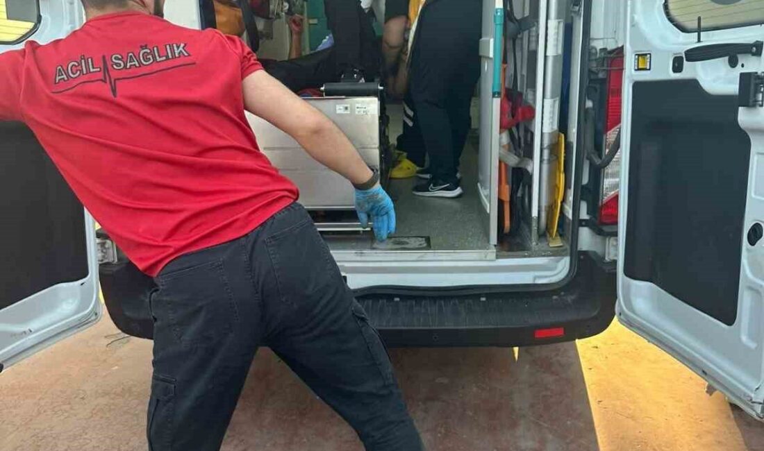 Kocaeli’nin Darıca ilçesinde 4 kişinin saldırısına uğrayan bir genç bıçaklanarak