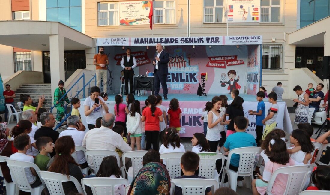 Darıca Belediyesi, eğlenceyi mahallelerde çocukların ayağına götürmek için her yıl