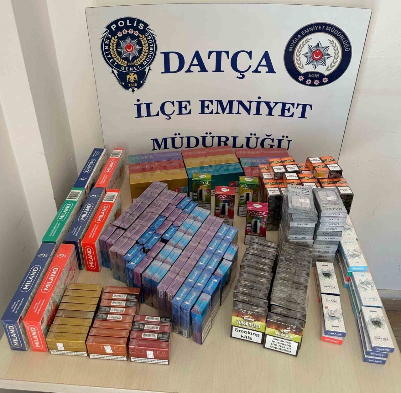 Muğla’nın Datça ilçesinde bir markette yapılan operasyonda, çok sayıda kaçak