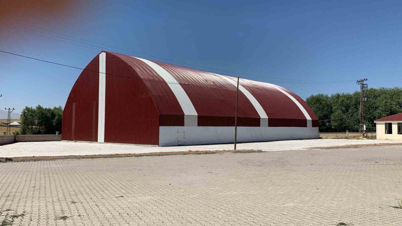 Ağrı Patnos Dedeli Belediyesi, gençlerin spor yapma imkânlarını artırmak ve