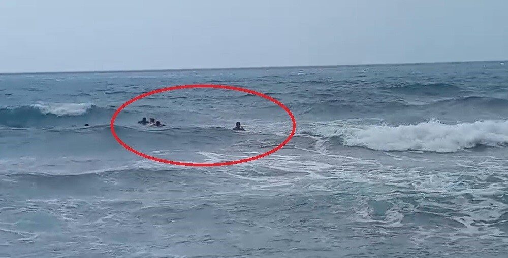 Hatay’da serinlemek için girdikleri denizde boğulma tehlikesi yaşayan yabancı uyruklu