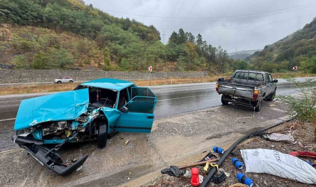 Zonguldak’ta belediye ekibinin depo bakımı yapmak için yol kenarına park