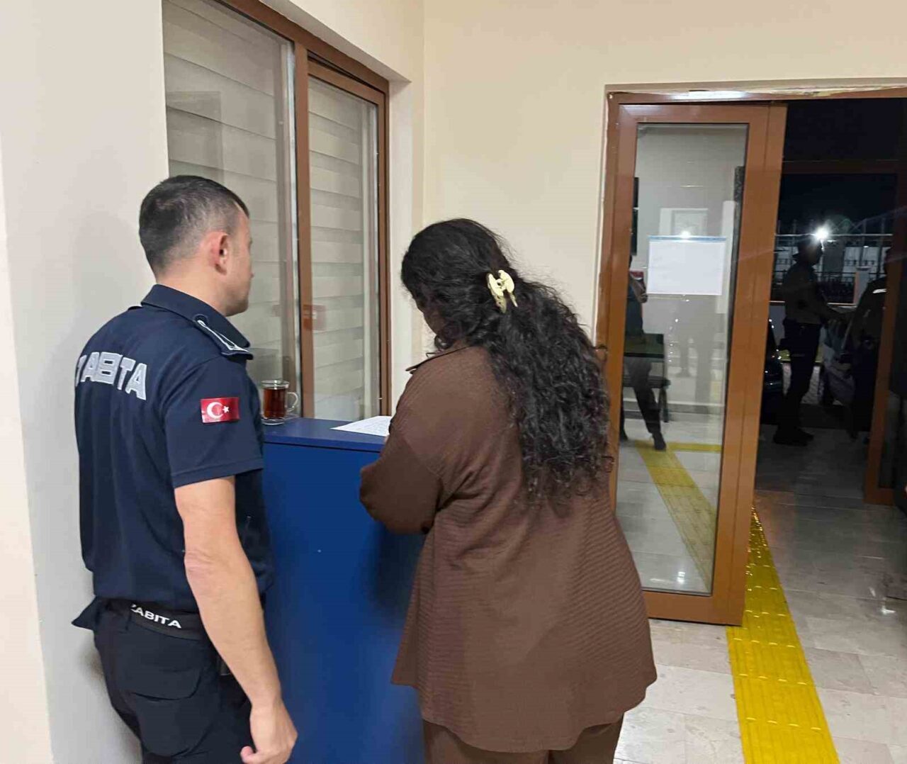 Zonguldak’ın Devrek ilçesinde zabıta ekiplerince gerçekleştirilen operasyonda dört dilencinin üzerinden