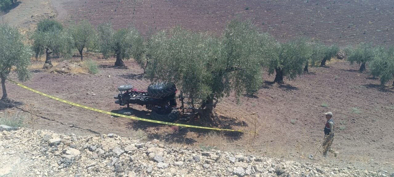 Kilis’in Musabeyli ilçesinde traktörün devrilmesi sonucu meydana gelen kazada 10