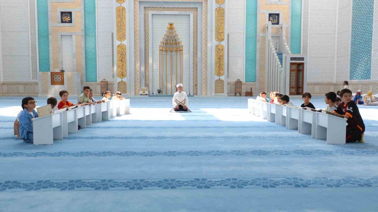 Yaz Kur’an kursları ile ilgili bilgi veren Diyanet İşleri Genel