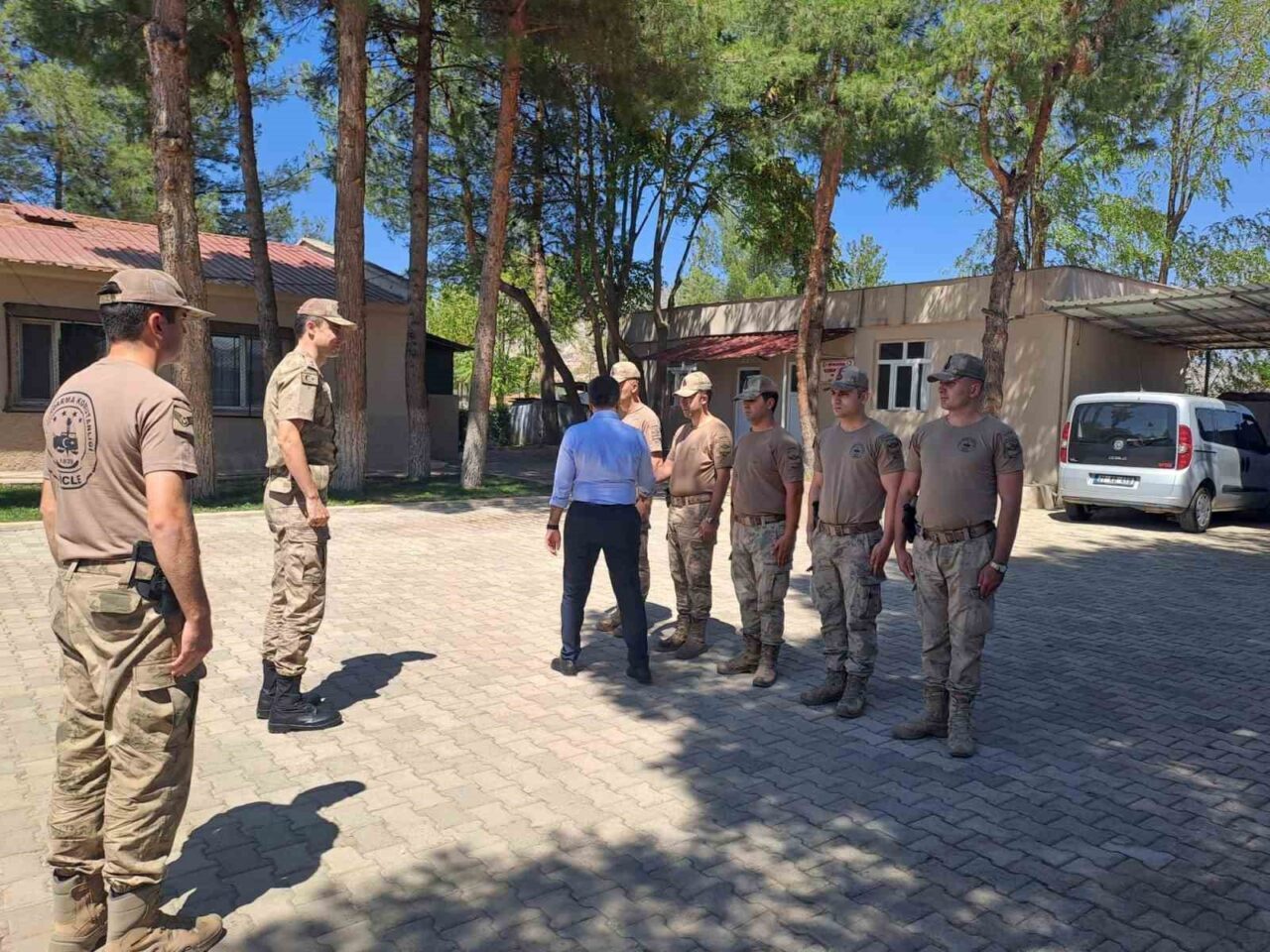 Dicle Kaymakamı Mustafa Atış, kırsal Pekmezciler ve Döğer mahallelerini ziyaret