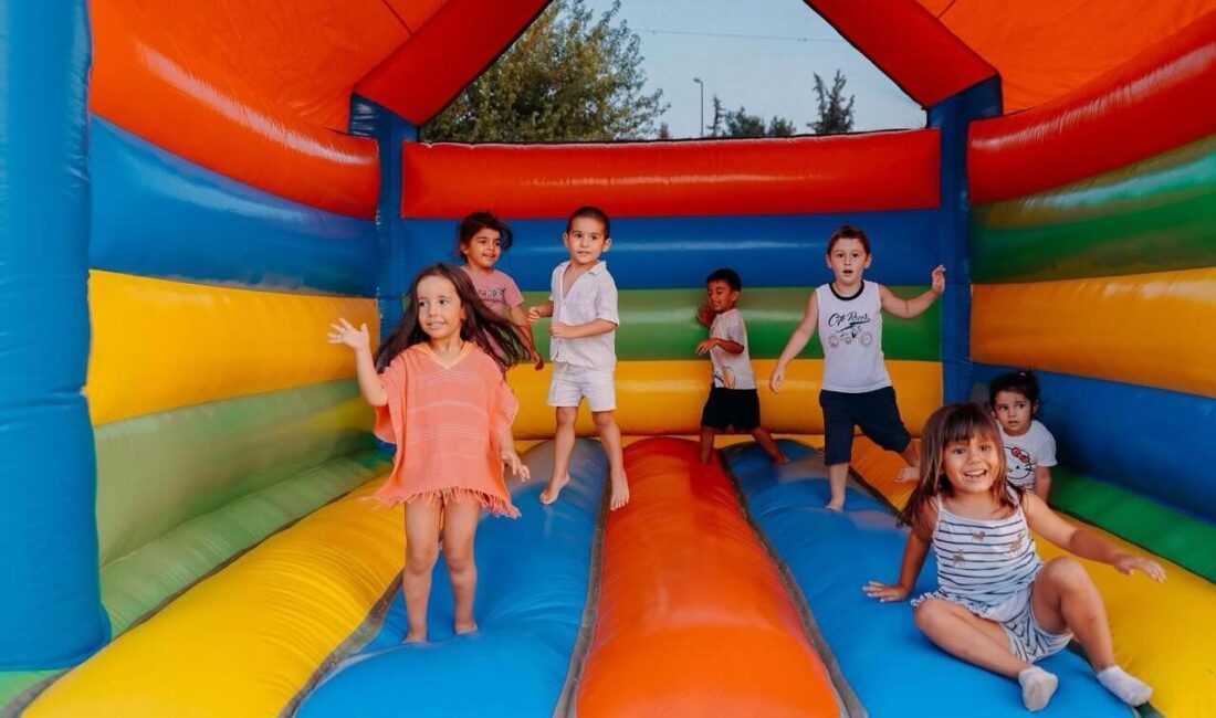 Didim Belediyesi’nin yaz ayları boyunca sürdürdüğü Yaz Şenlikleri, çocukların ve