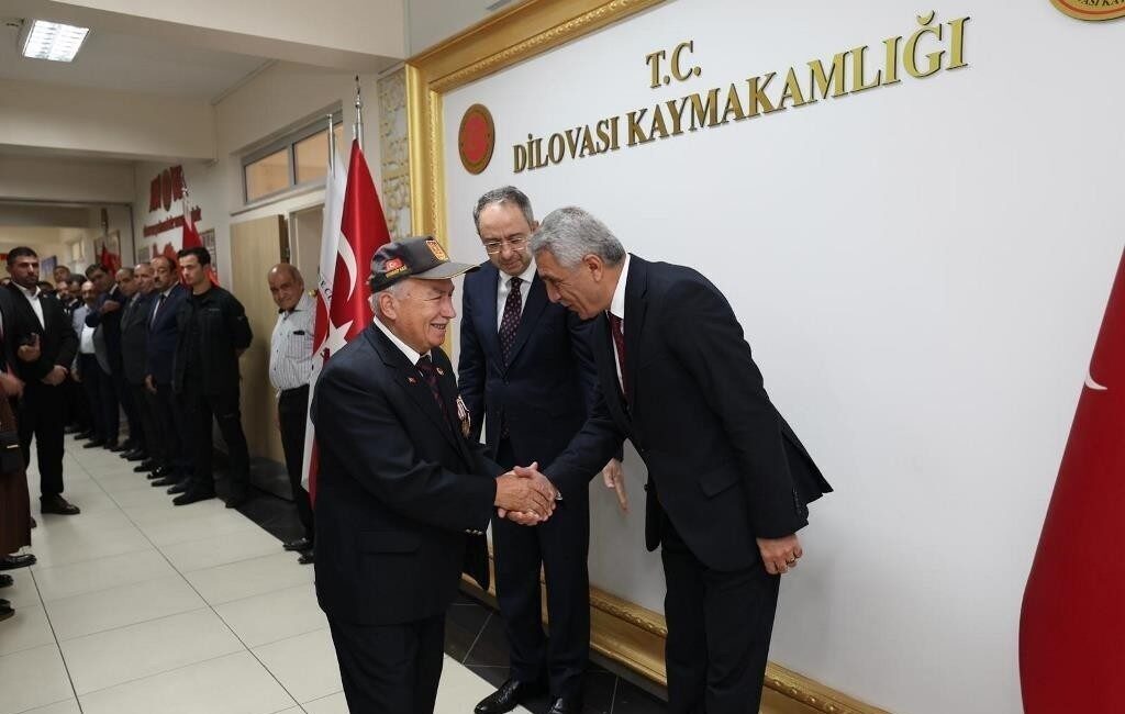 Dilovası’nda düzenlenen programla 30 Ağustos Zafer Bayramı yoğun katılımla kutlandı.