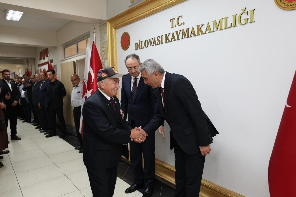 Dilovası’nda düzenlenen programla 30 Ağustos Zafer Bayramı yoğun katılımla kutlandı.