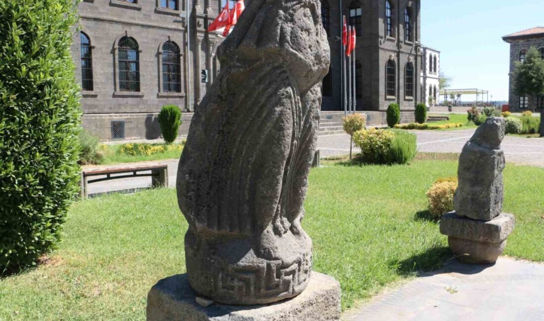Diyarbakır Müzesi, koleksiyonundaki üç nadide eseri kalıcı olarak bahçe sergi