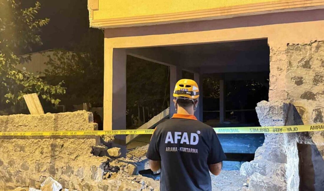 Diyarbakır’ın merkez Kayapınar ilçesinde bir evin balkonunun çökmesi sonucu 2’si