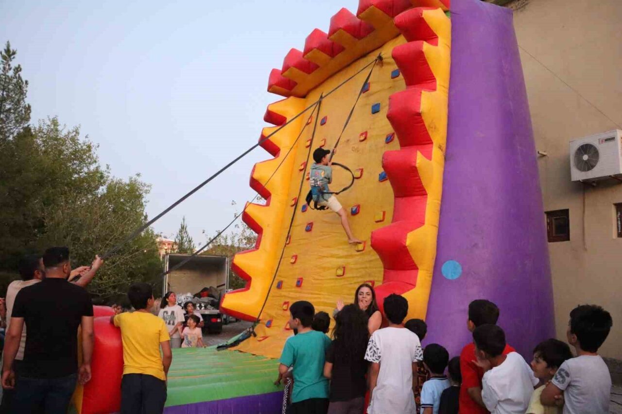 Diyarbakır Büyükşehir Belediyesi ile Sur Belediyesi tarafından Mermer Mahallesi’nde düzenlenen