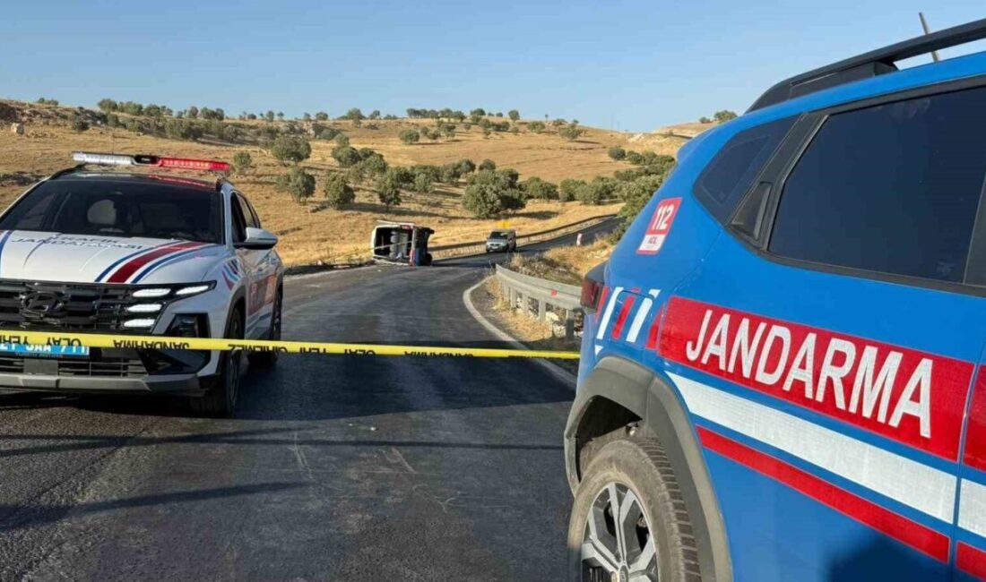 Diyarbakır’da sürücüsünün direksiyon hakimiyetini kaybettiği kadınları taşıyan minibüs devrildi. Kazada