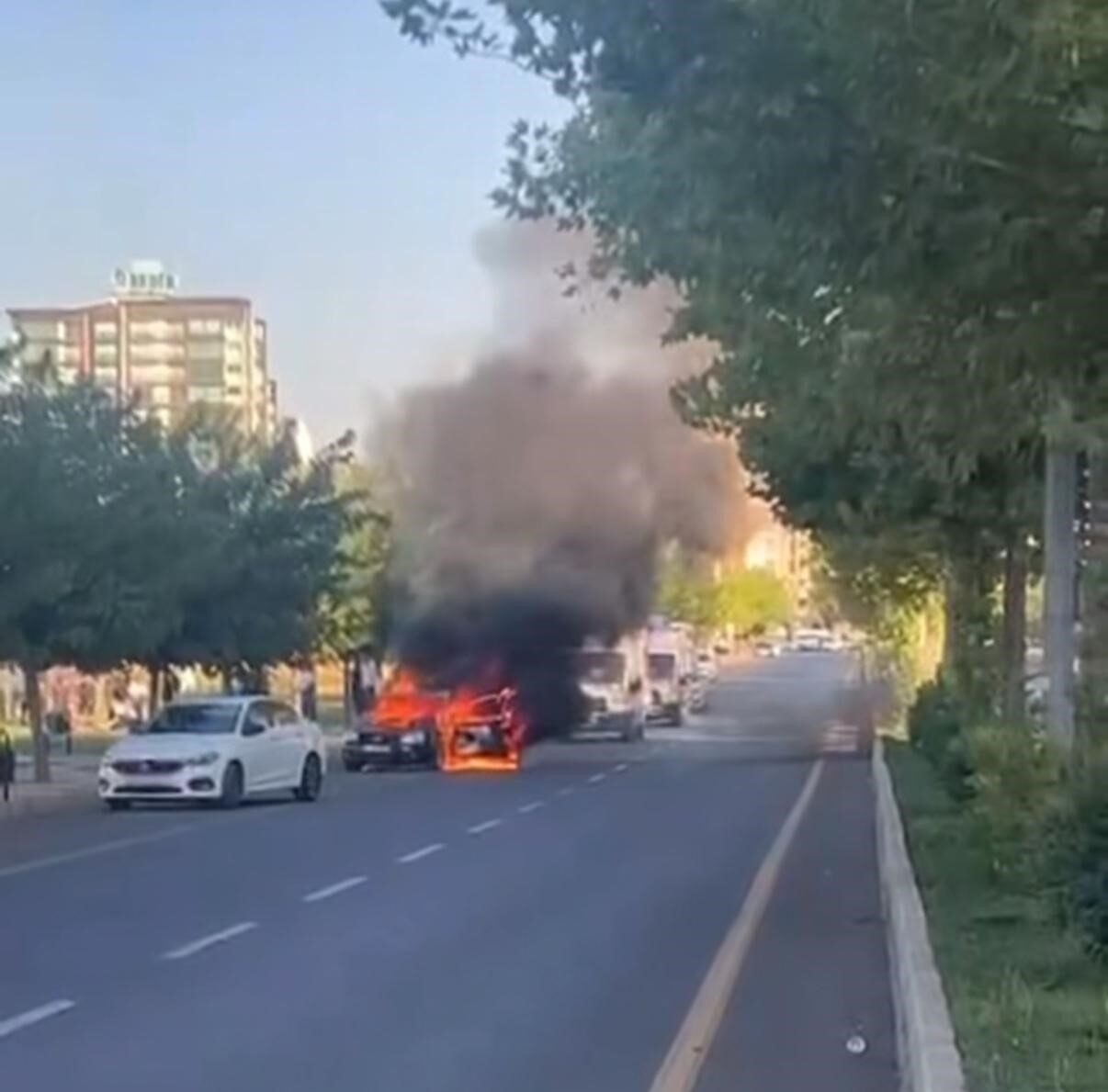 Diyarbakır’ın merkez Kayapınar ilçesinde iki grup arasında çıkan silahlı kavgada