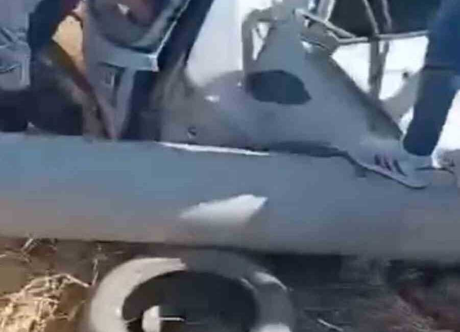 Diyarbakır’da, sürücüsünün direksiyon hakimiyetini kaybettiği aracın yoldan çıkarak bariyer ve