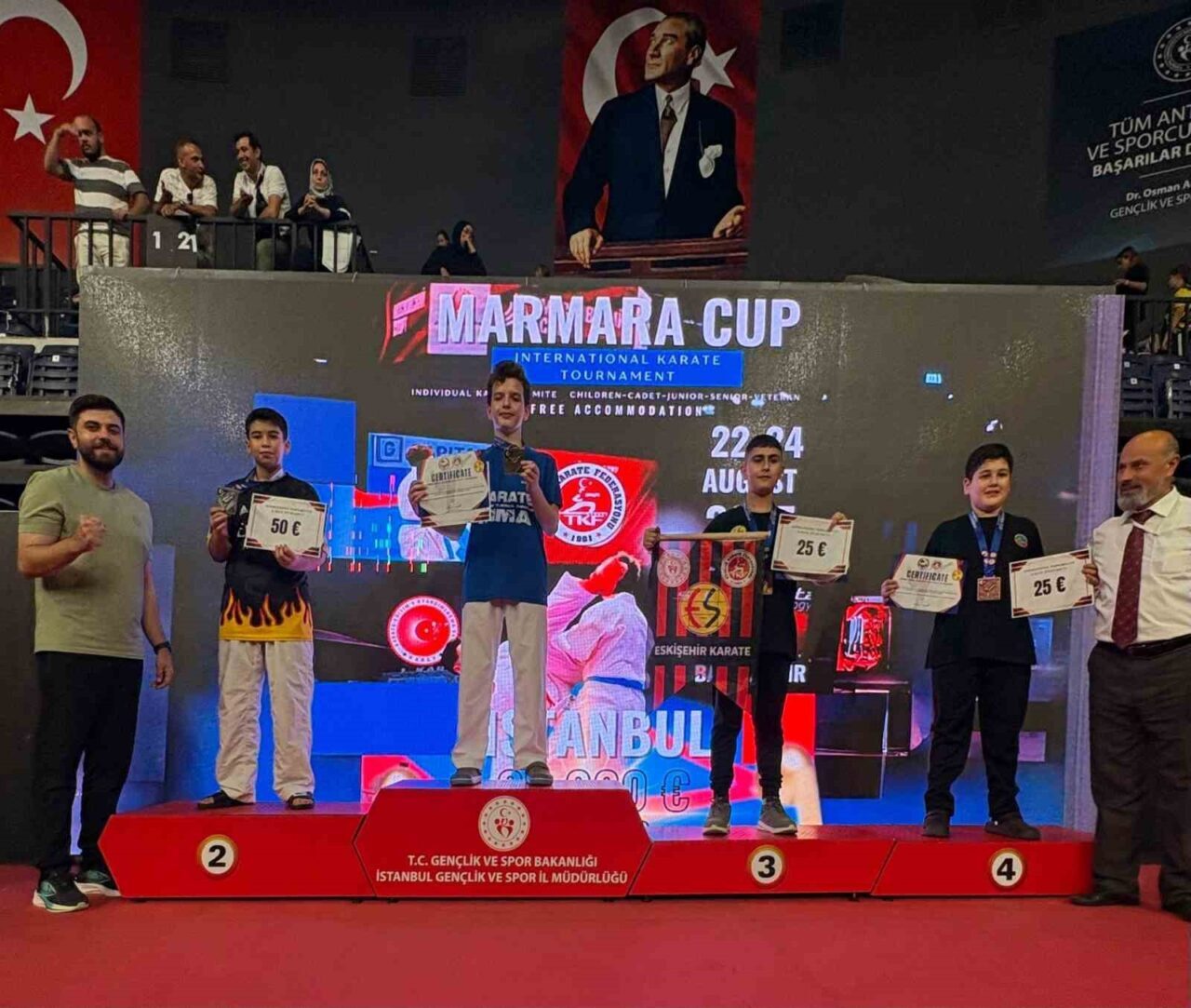 Diyarbakırlı kareteci Mehmet İçen, 22 ülkeden sporcunun katıldığı Marmara Cup’ta