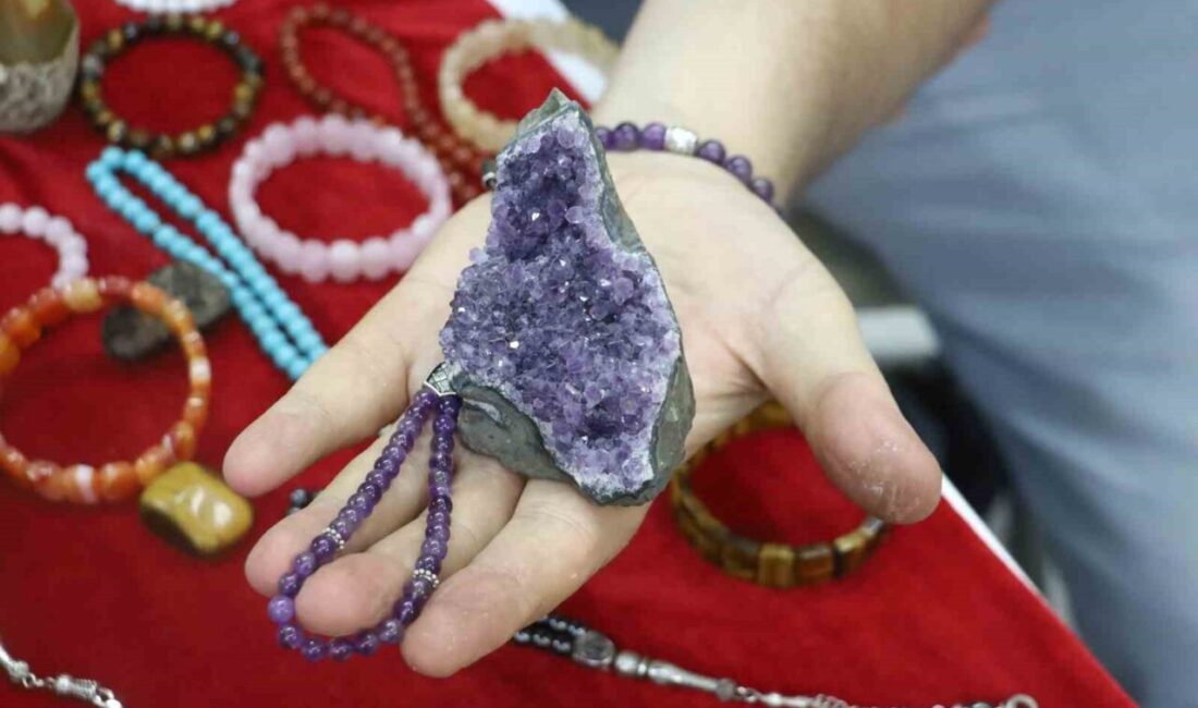 Doğal taşlardan yapılan takı ve aksesuar ürünlerine olan ilgi, dönemsel