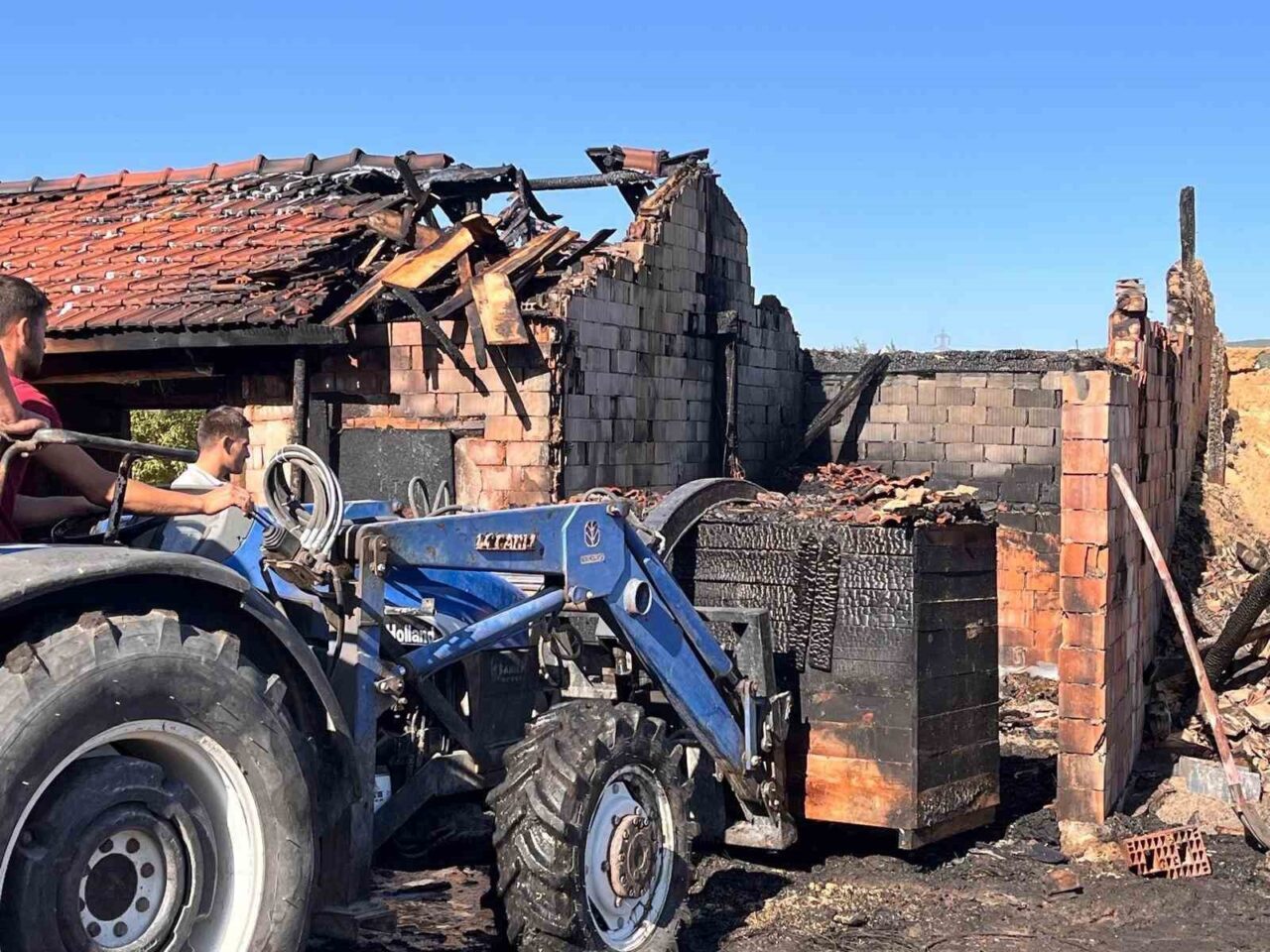 Kütahya’nın Domaniç ilçesinde hızar atölyesi olarak kullanılan bir binada çıkan