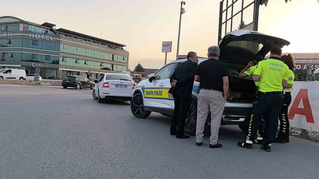 Bursa’nın İnegöl ilçesinde çakarlı bir aracın sürücüsü havaya defalarca ateş