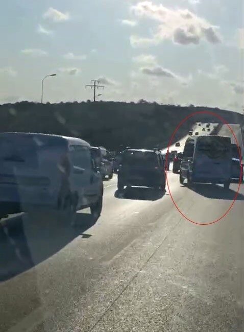 Arnavutköy’de düğün konvoyunda bulunan magandalar tehlikeli hareketler yaparak yürekleri ağza