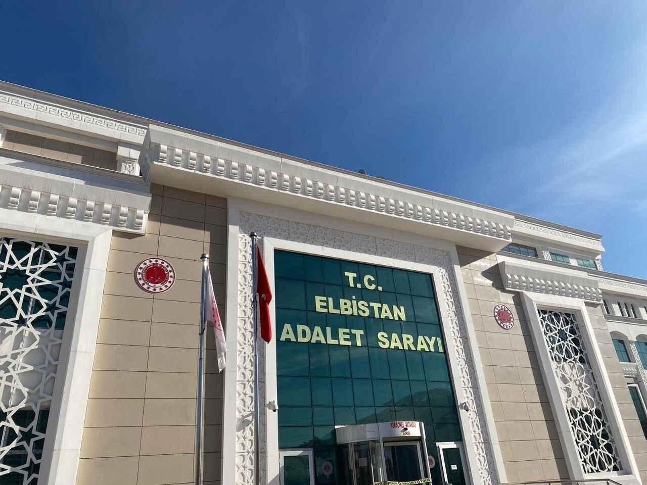 Kahramanmaraş’ın Ekinözü ilçesinde düğünde açılan ateş sonucu bir gencin ağır