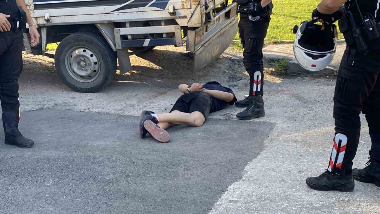 Eskişehir’de ’dur’ ihtarına uymayıp polisten kaçarken araç içindeki hassas teraziyi