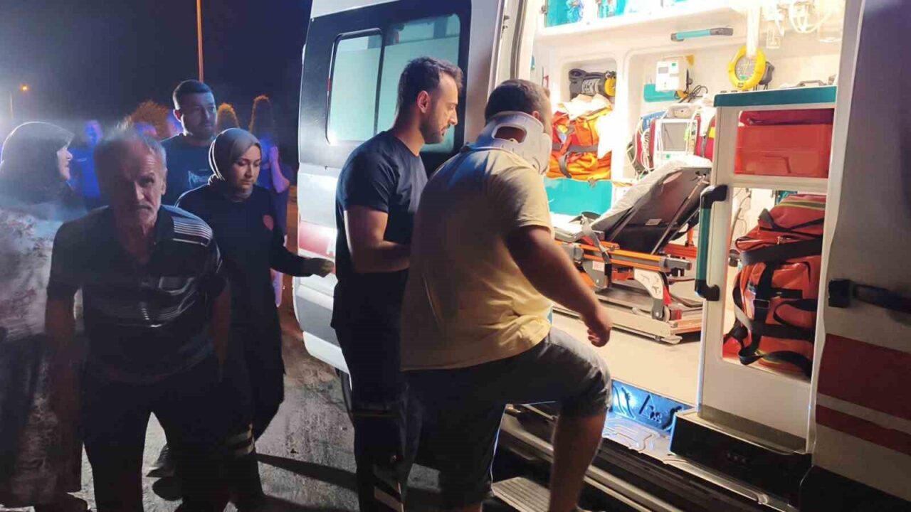 Düzce’de 3 aracın karıştığı zincirleme trafik kazasında 1 kişi yaralandı.