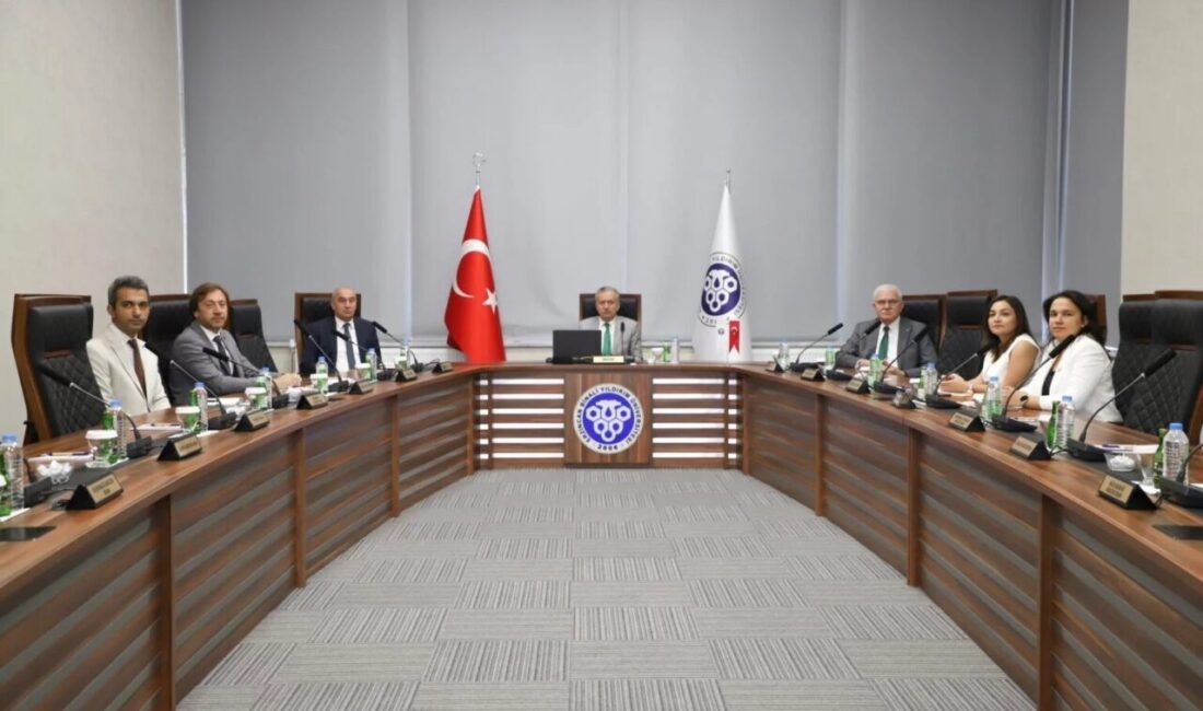 Erzincan Binali Yıldırım Üniversitesi (EBYÜ) üst yönetimi ve kalite koordinatörlüğü