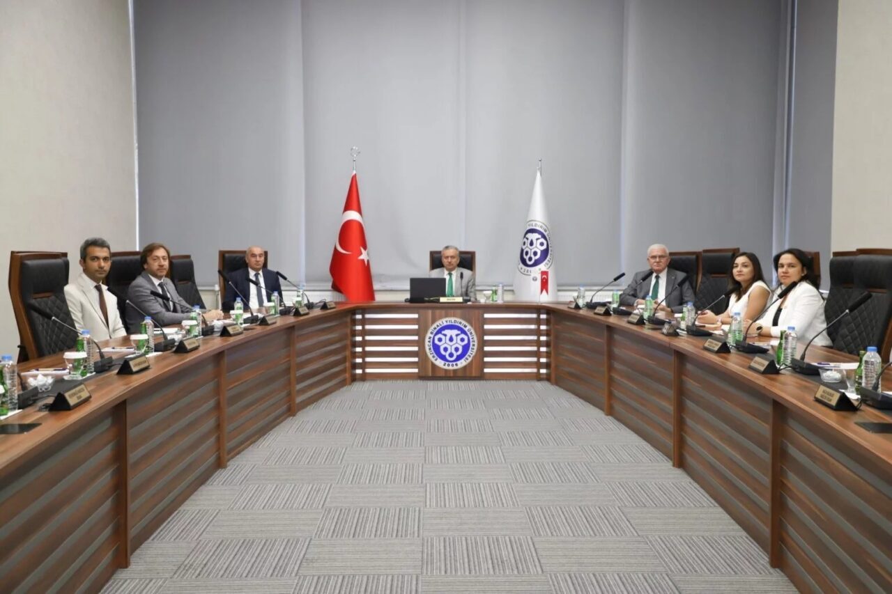 Erzincan Binali Yıldırım Üniversitesi (EBYÜ) üst yönetimi ve kalite koordinatörlüğü