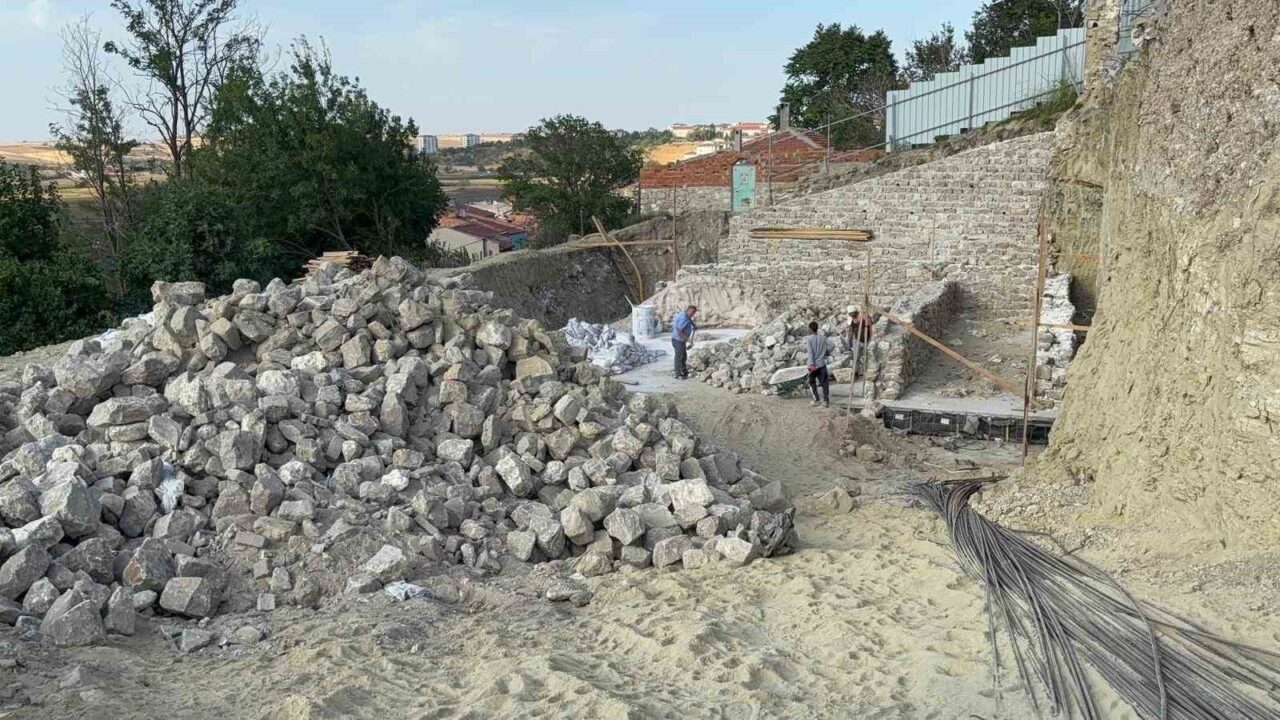 Edirne’de Sultan 2’nci Murat Han tarafından yaptırılan ve zamanla yok