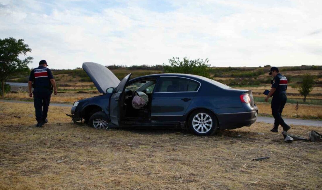 Edirne’de otomobil sürücüsünün direksiyon kontrolünü kaybetmesi sonucu meydana gelen kazada