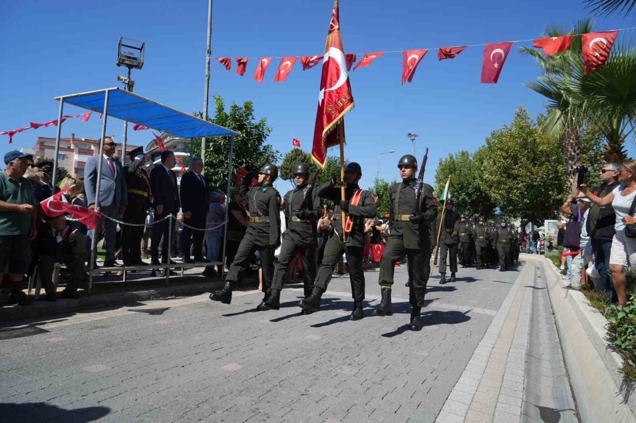 30 Ağustos Zafer Bayramı’nın 103. yıldönümü Balıkesir’in Edremit ilçesinde düzenlenen