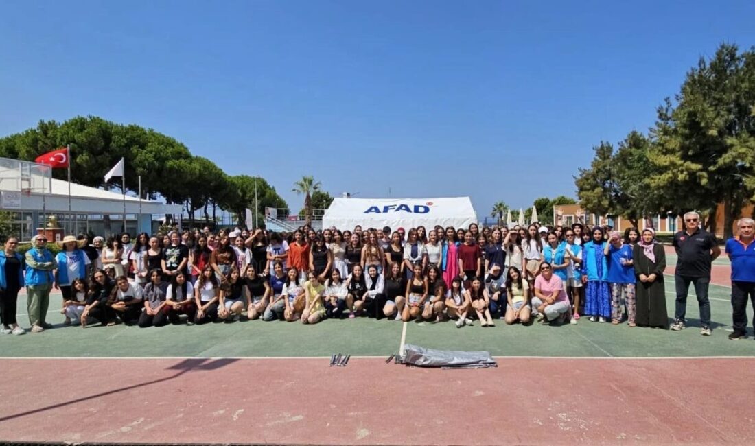 Aydın’da Gençlik ve Spor İl Müdürlüğü Efeler Gençlik Kampı’na katılan