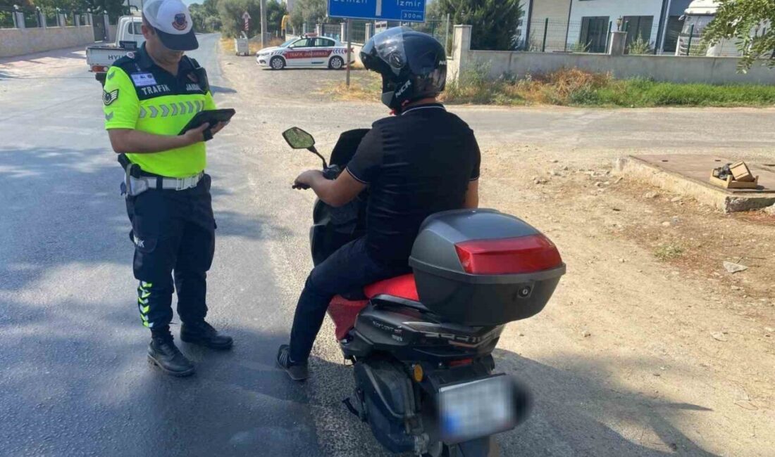 Efeler İlçe Jandarma Komutanlığı Trafik Jandarma ekipleri, ilçede motosiklet sürücülerine