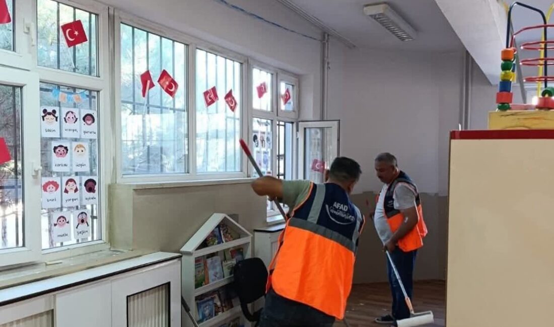 Elazığ Destek AFAD Gönüllüleri, Yazıkonak Anaokulu’nun tadilat ve boyama çalışması