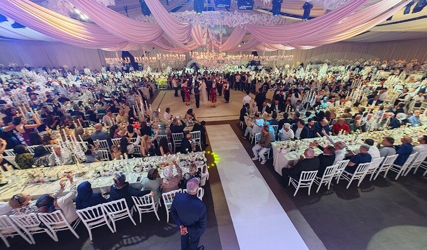 ELİKAD Başkanı Prof. Dr. Yasemin Açık ile iş insanı Sezai