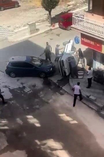 Elazığ’da iki otomobilin çarpışması sonucu meydana gelen trafik kazasında bir