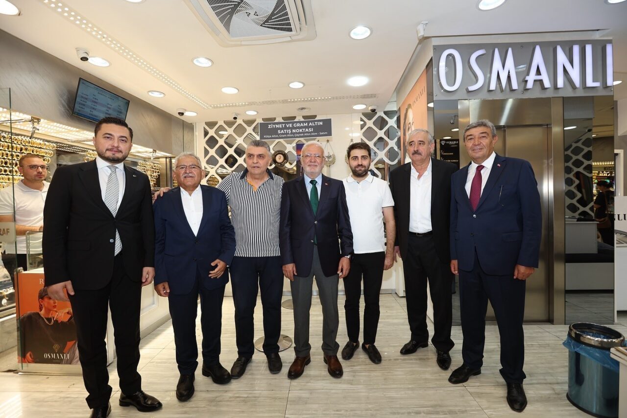 Kayseri Büyükşehir Belediye Başkanı Dr. Memduh Büyükkılıç, AK Parti Genel