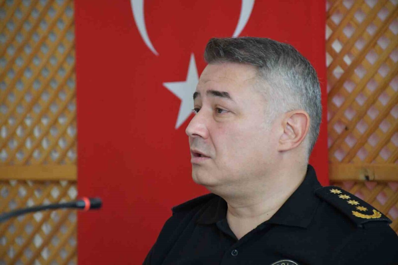 Ardahan il emniyet Müdürü Gökalp Şener, basın mensupları ile bir