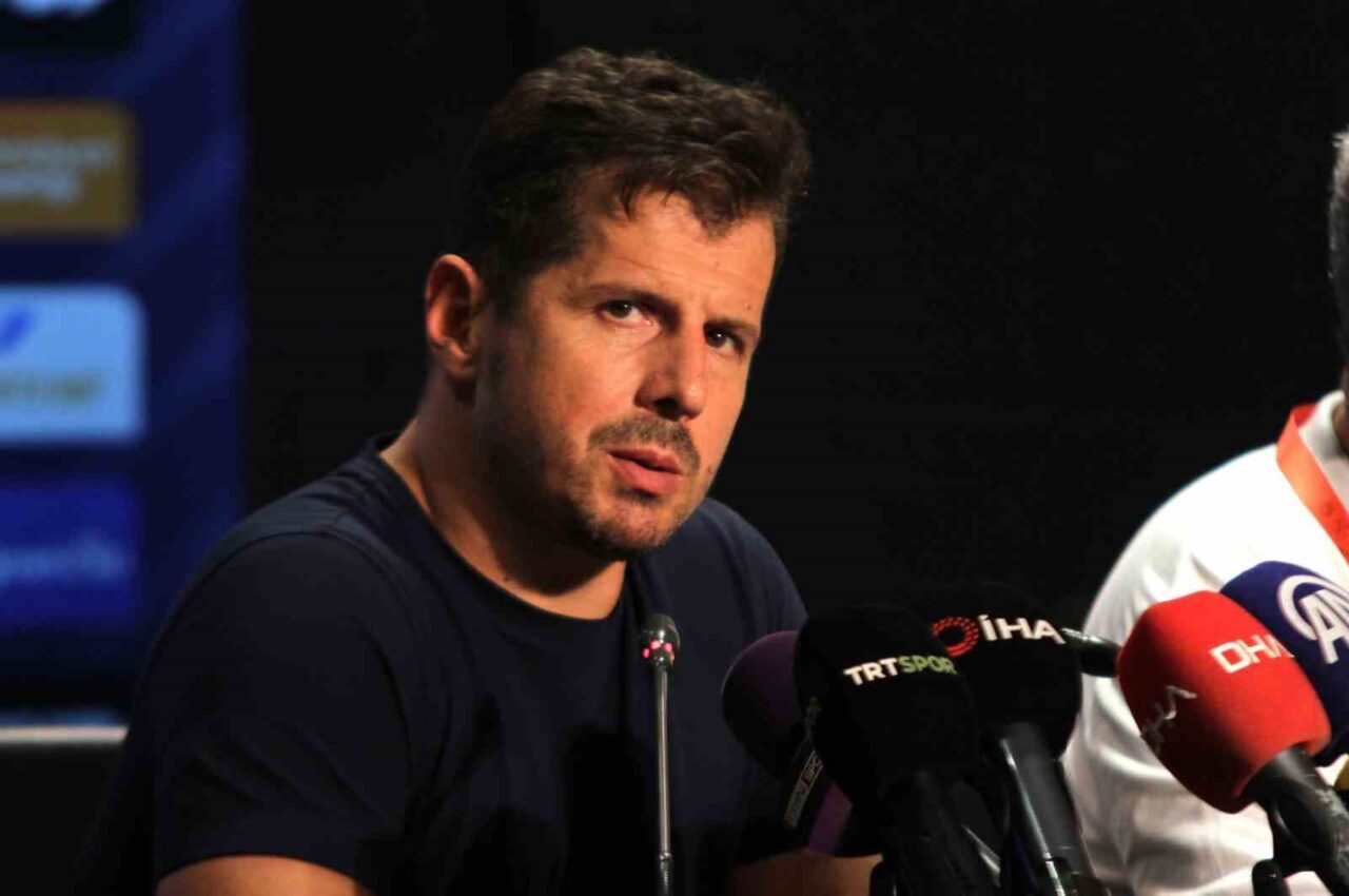 Antalyaspor Teknik Direktörü Emre Belözoğlu, Gençlerbirliği galibiyetinin ardından, “Hamleler yaptık