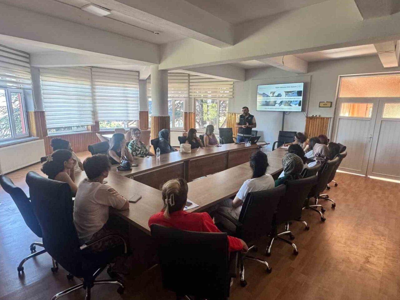 Eskişehir’de ’En İyi Narkotik Polisi Anne’ projesi çerçevesinde bir eğitim