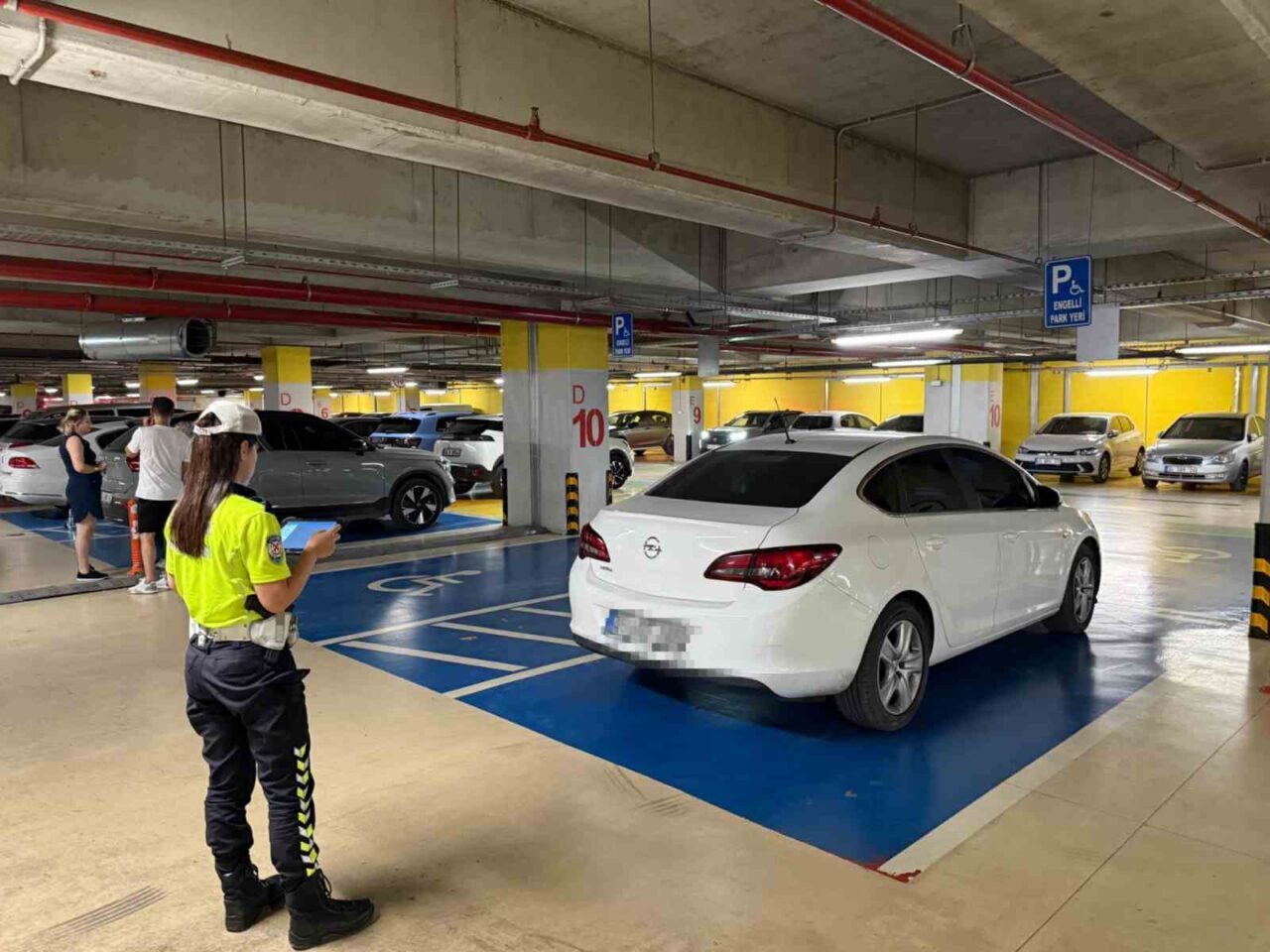 Manisa’da engelli park yeri denetiminde kusurlu görülen 79 araç ve