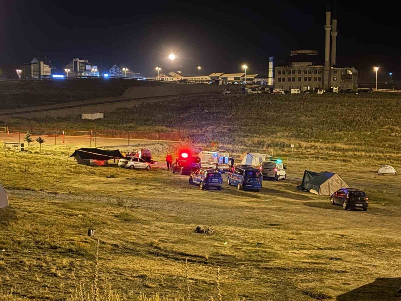 Kayseri’de Erciyes Dağı’nda kamp yapan karı koca çadırda ölü bulundu.