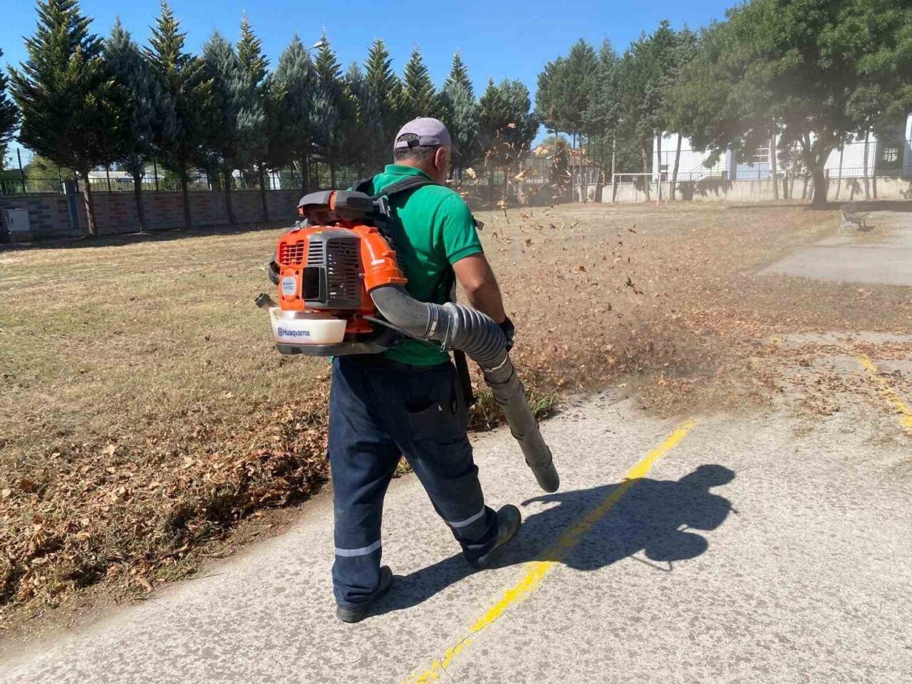 Erenler Belediyesi Park ve Bahçeler koordinatörlüğüne bağlı ekipler eğitim ve