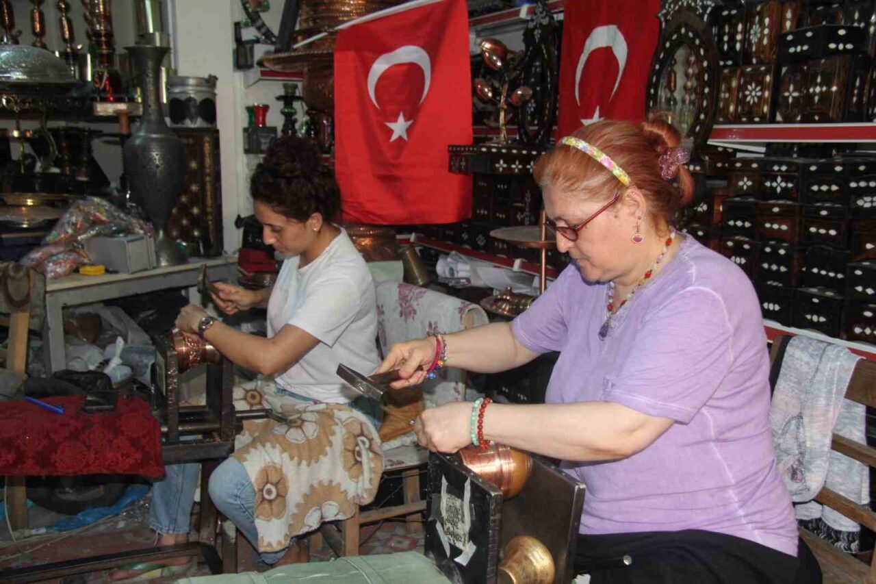 Gaziantep’te asırlardır hassas ve ince işçiliği nedeniyle genellikle erkekler tarafından