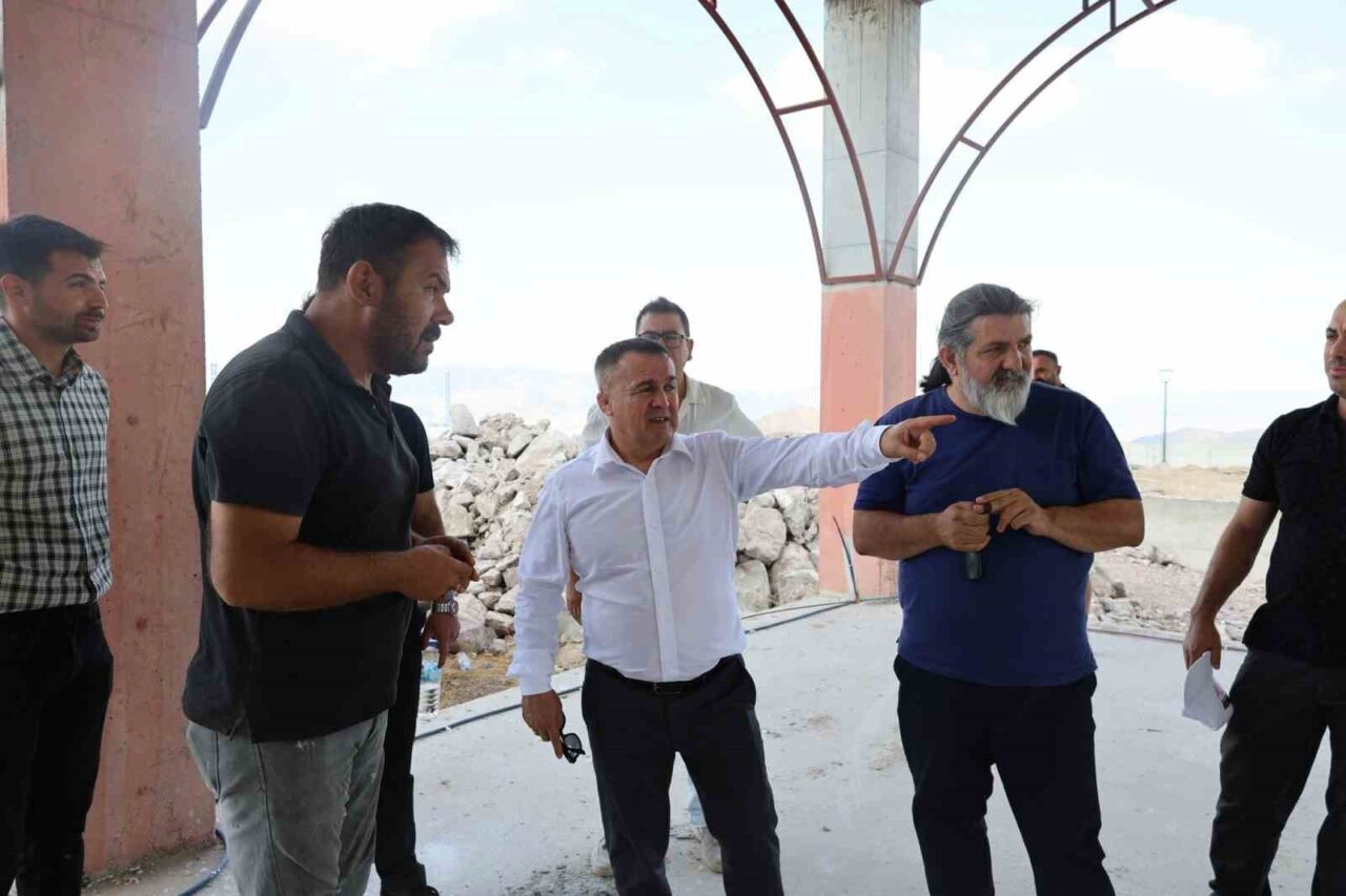 Bilecik’te yapımı süren “Ertuğrulgazi Gençlik Kampı ve Oba Tematik Parkı”