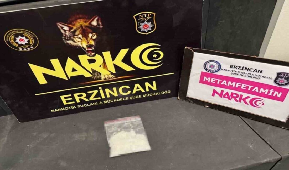 Erzincan’da uygulama noktasında durdurulan otobüste yapılan aramada yabancı uyruklu bir