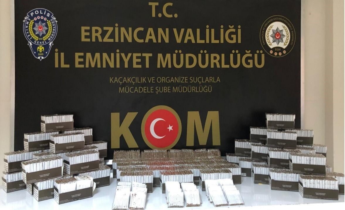 Erzincan’da 990 paket içi tütün doldurulmuş makaron ele geçirildi. 1