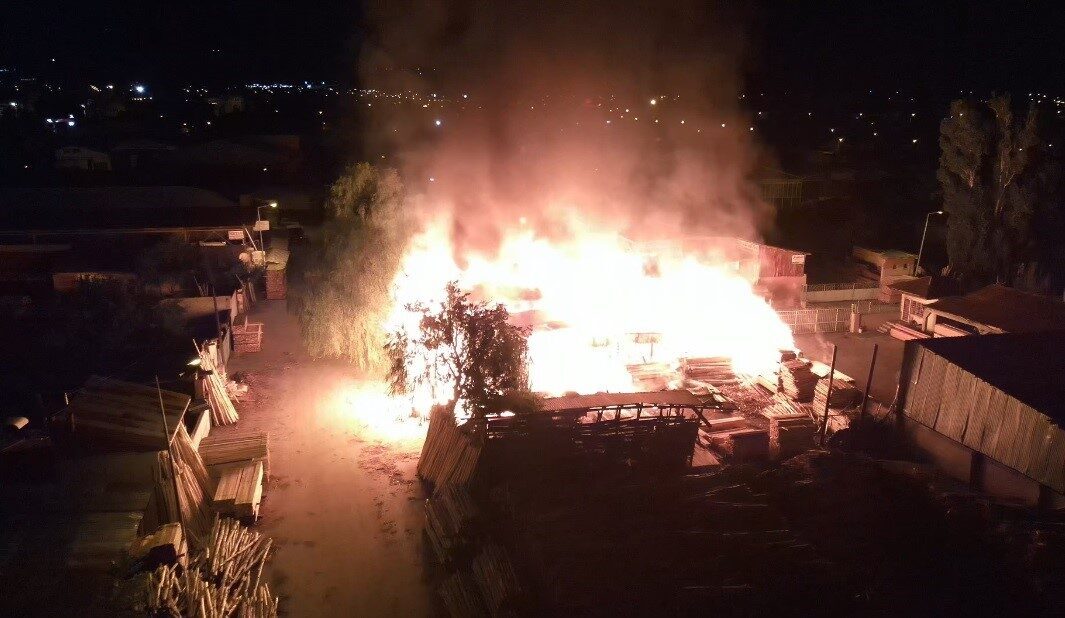 Erzincan’da Keresteciler Sitesi’nde yangın çıktı. Yangın itfaiyenin yaklaşık 2 saatlik